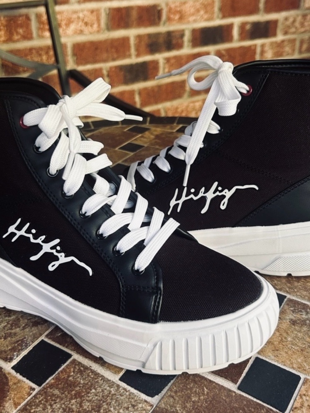 TOMMY HILFIGER
Women's Lukas High Top Lace-Up Sneakers Black
Boots Size 8.5New!